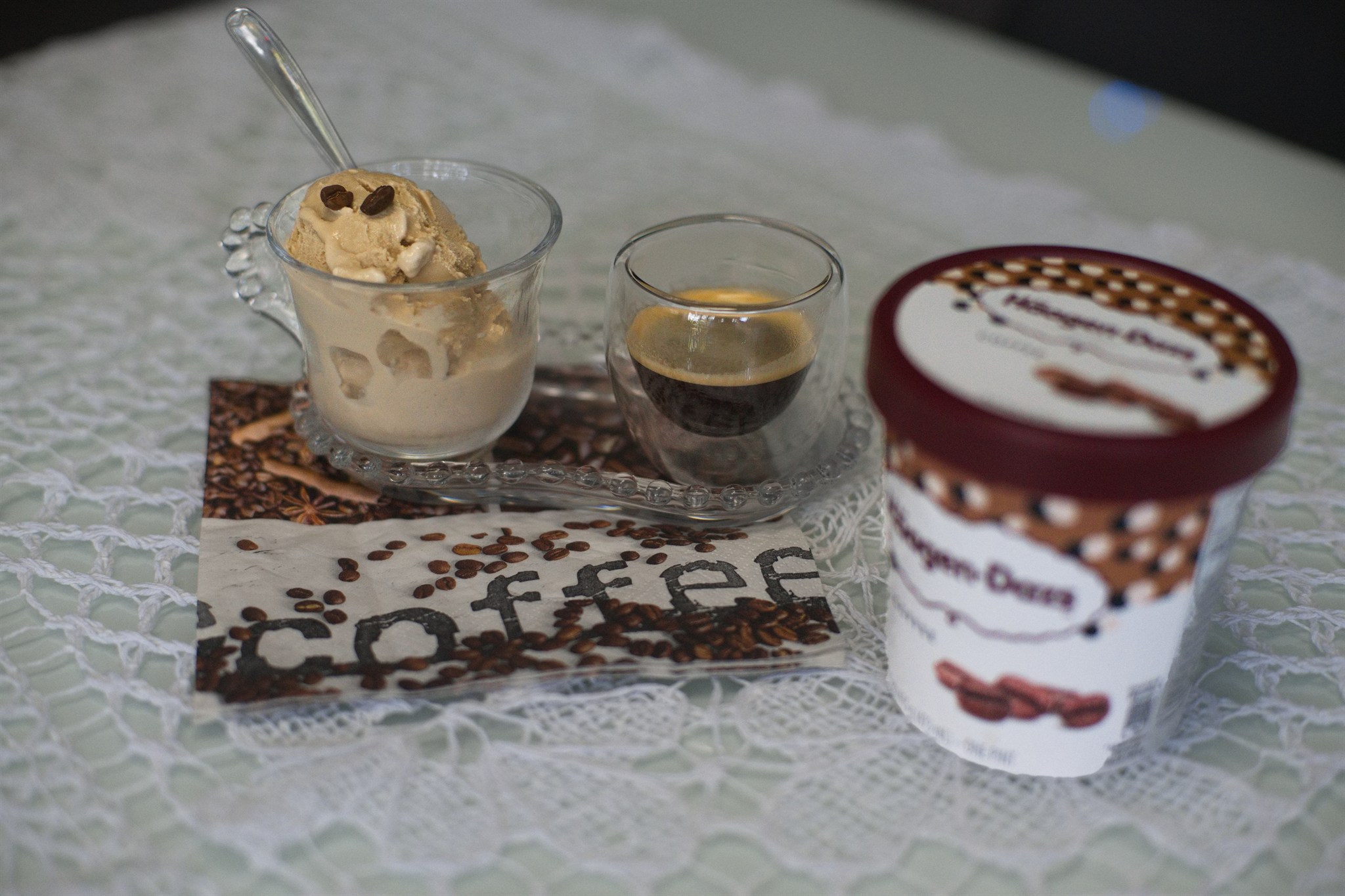 Sorvete de café Häagen-Dazs e espresso preparados para um affogato